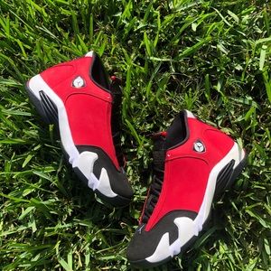 Gym red 14s size 9